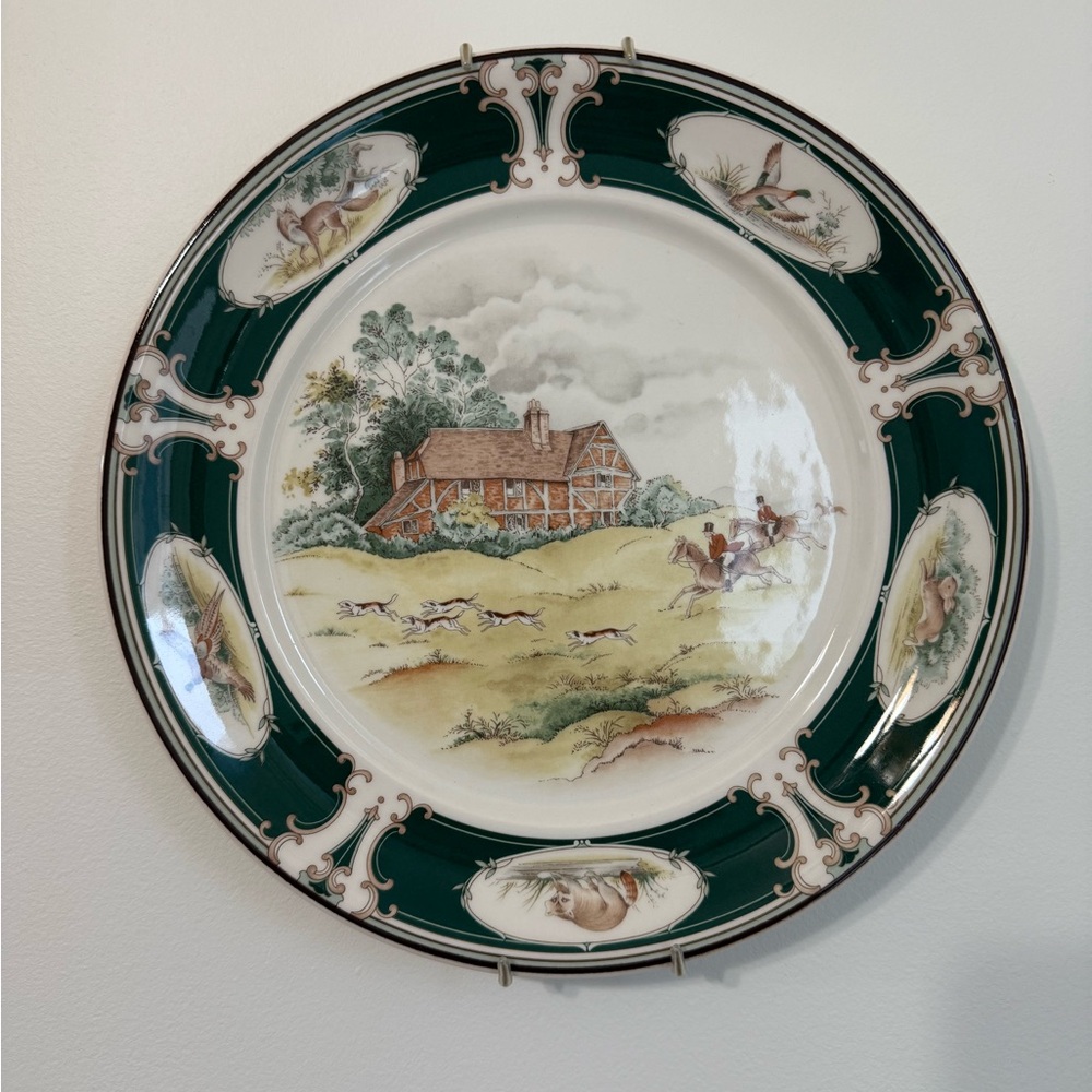 Noritake Pursuit - Green and Cream Hunting Scene Plate